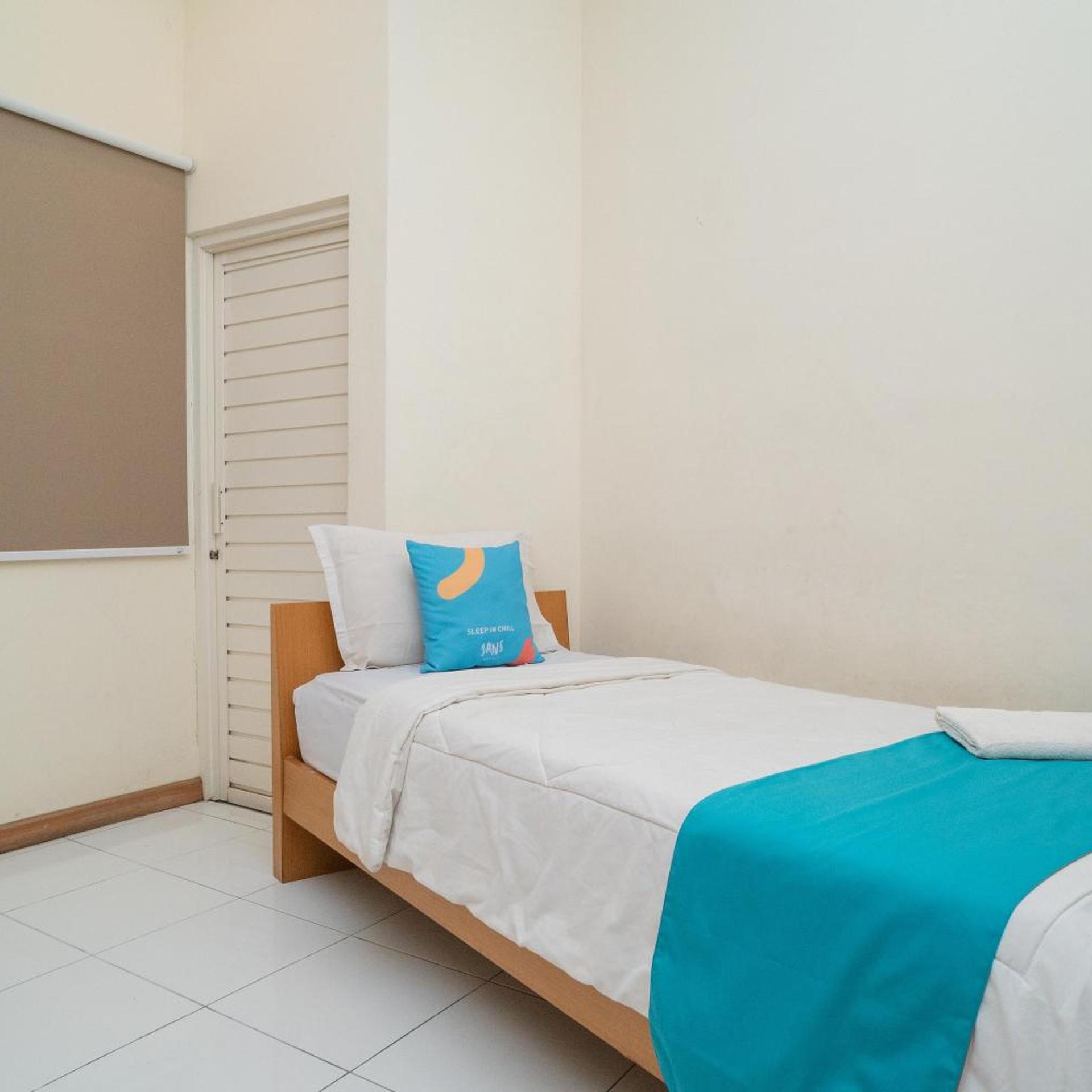 Sans Hotel Fif Fa Malang (ex OYO 3798 Fif fa Inn Pisang Kipas) 24/50