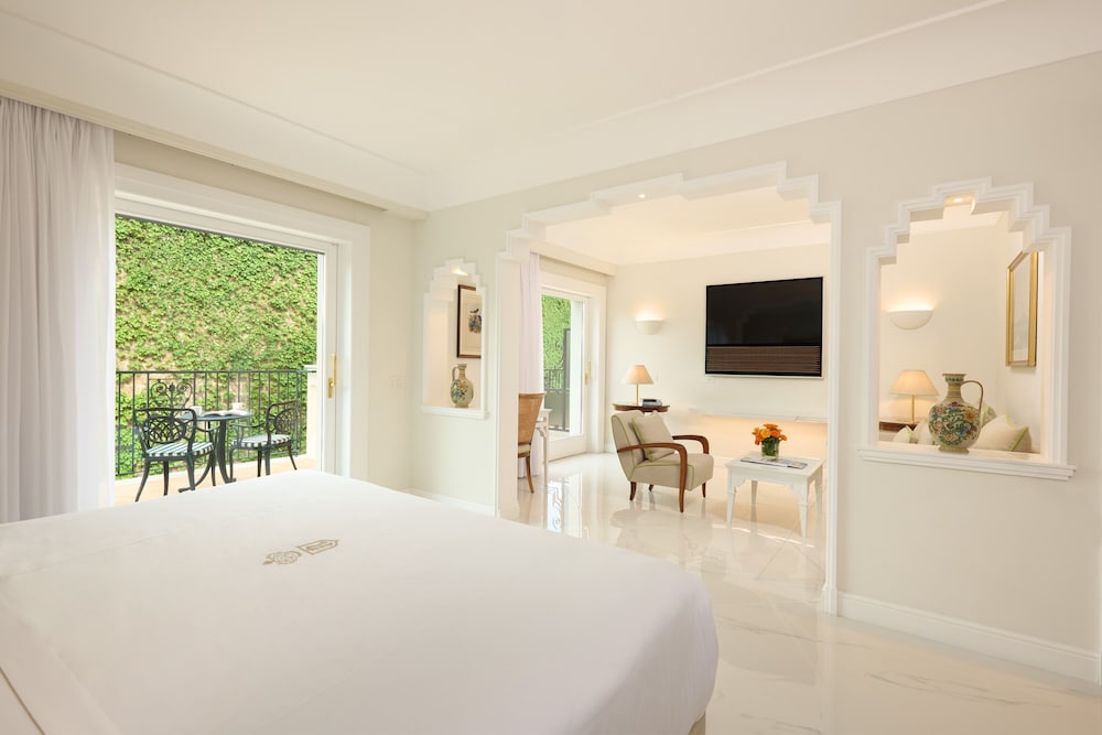 LUXURY, SUITE, CITY VIEW, BALCONY