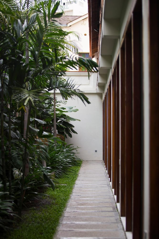 Muntri Grove 13/44