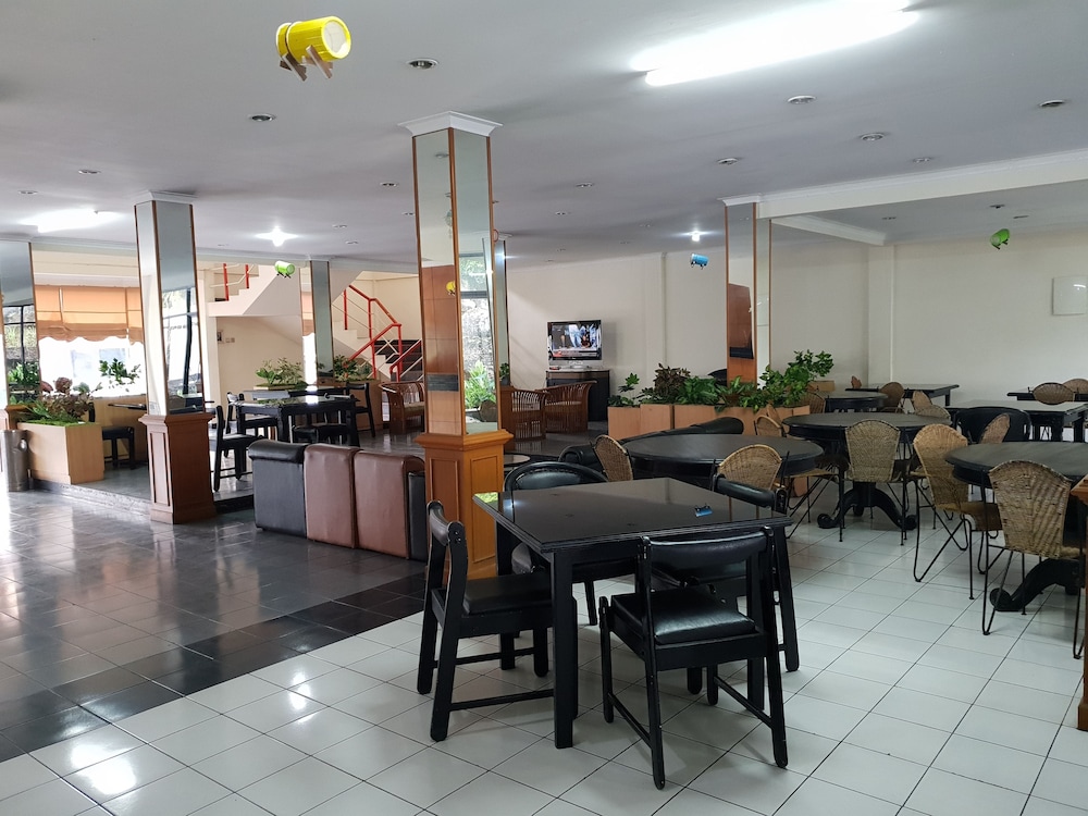 Hotel Cisarua Indah 23/36