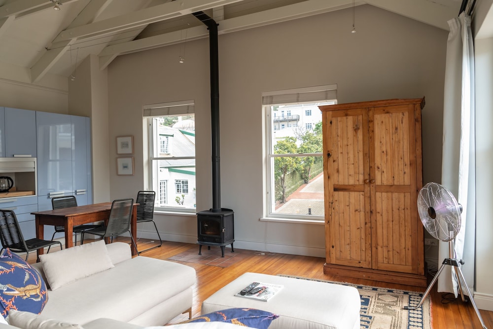 The Majestic Apartment 18/50