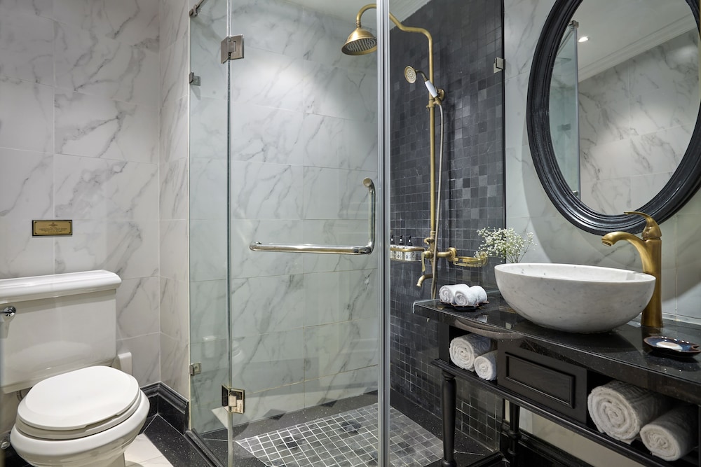 LUXURY, SUITE