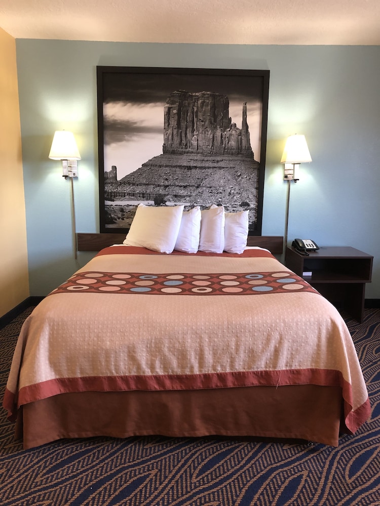 Super 8 By Wyndham Cedar City 7/31
