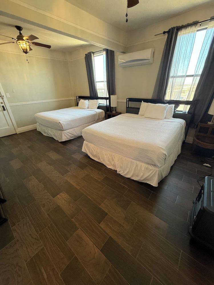 Gadsden Hotel 19/51