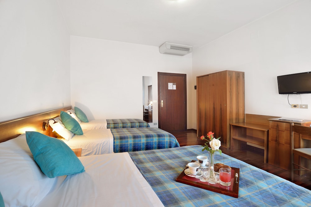 Hotel Ristorante Dante 18/50