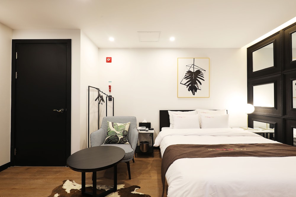 Sm Boutique Hotel 12/50
