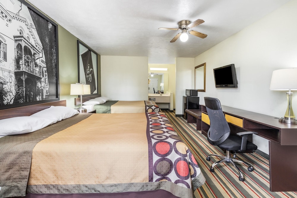 Super 8 By Wyndham Brookhaven 36/52