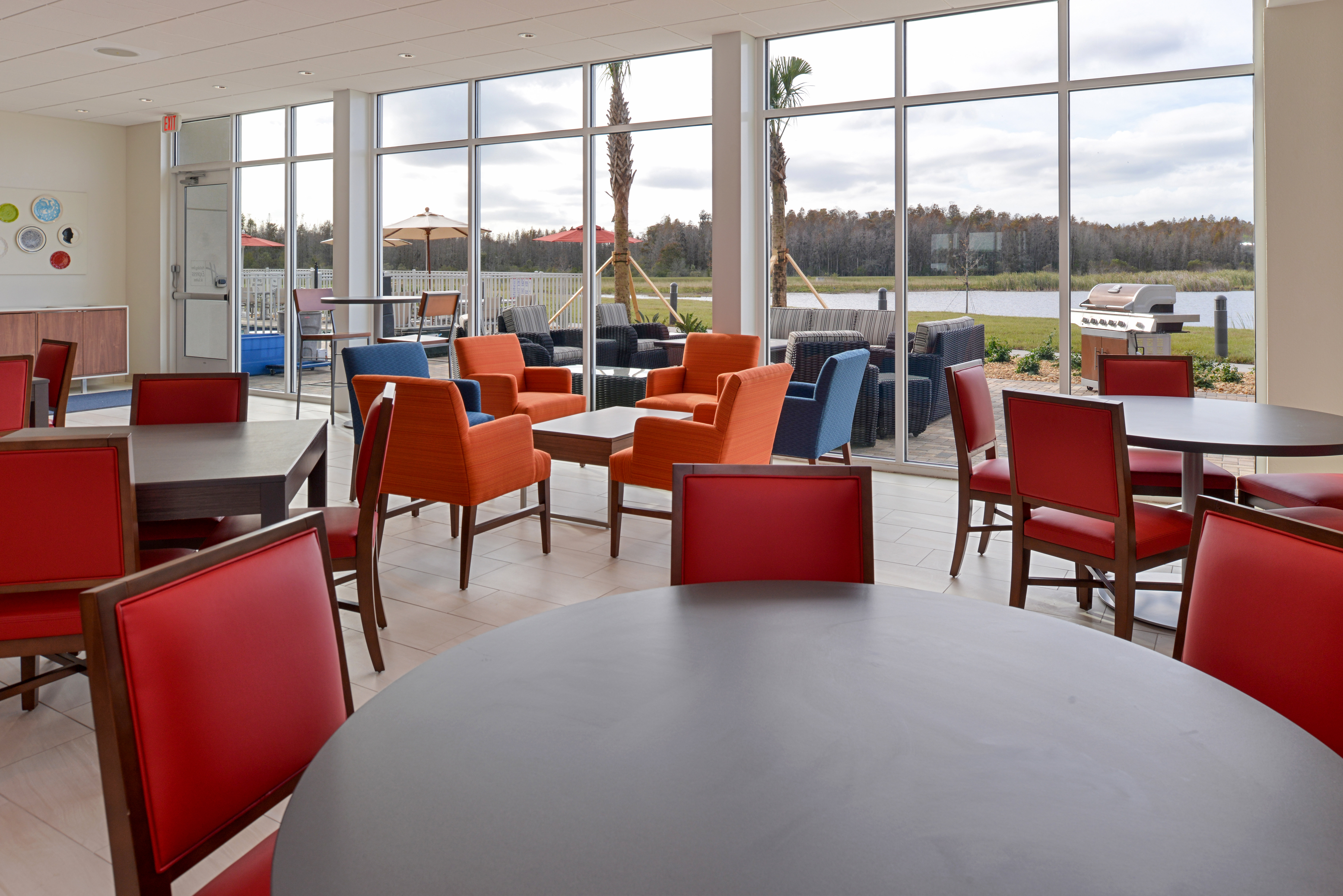 Holiday Inn Express & Suites Trinity 46/72