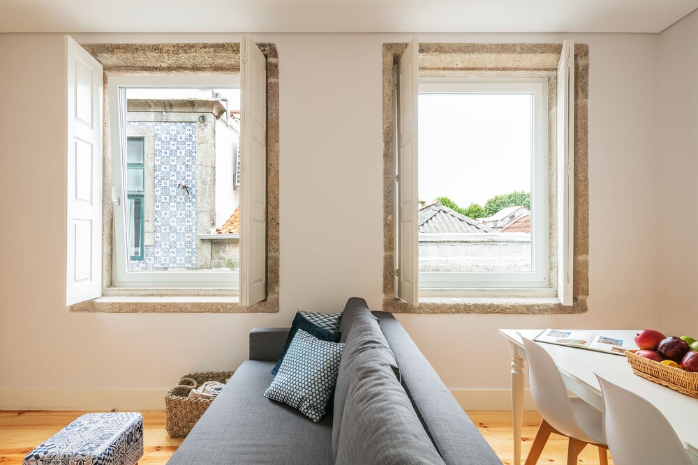 Indulge Porto Flats 33/50