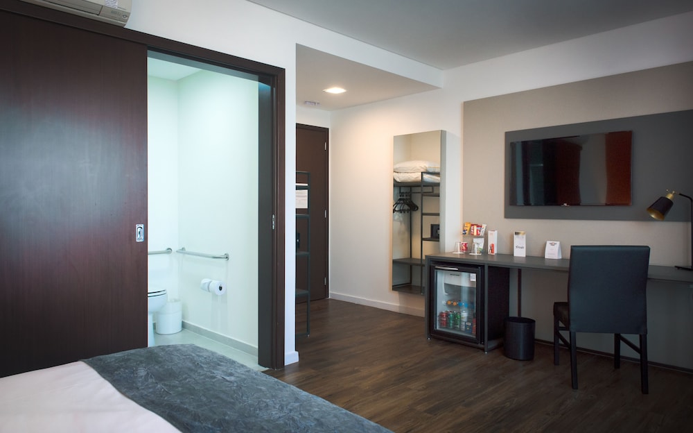 Hotel Intercity Anhembi 50/50