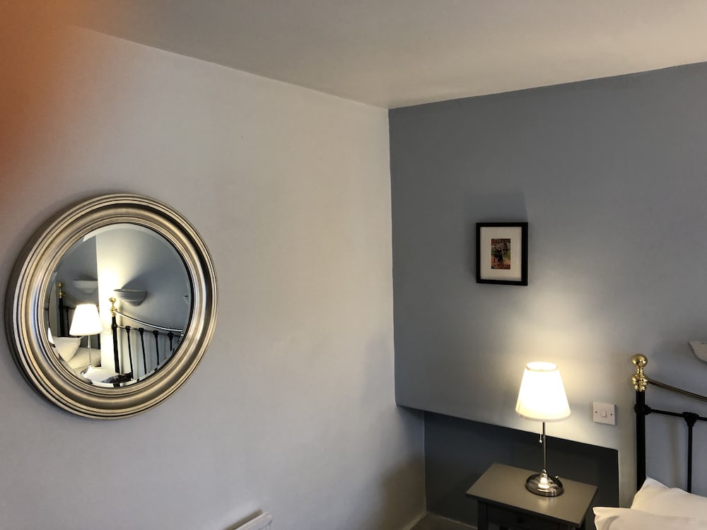 Newton House 28/28