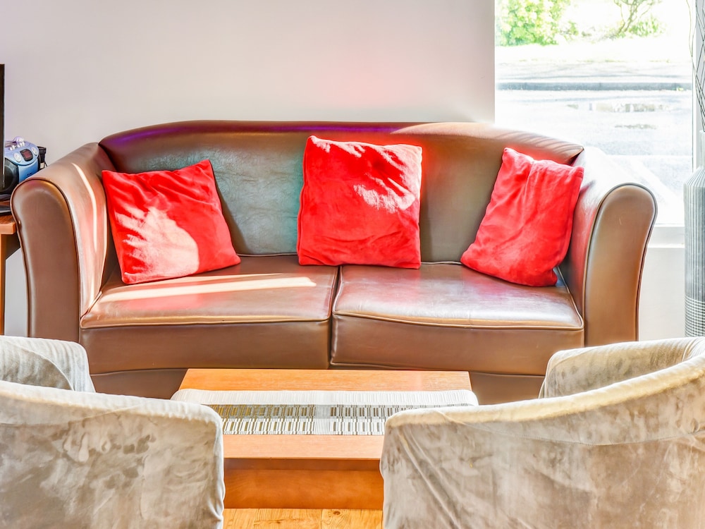 OYO The Hotel Rafiya, Redditch 18/20
