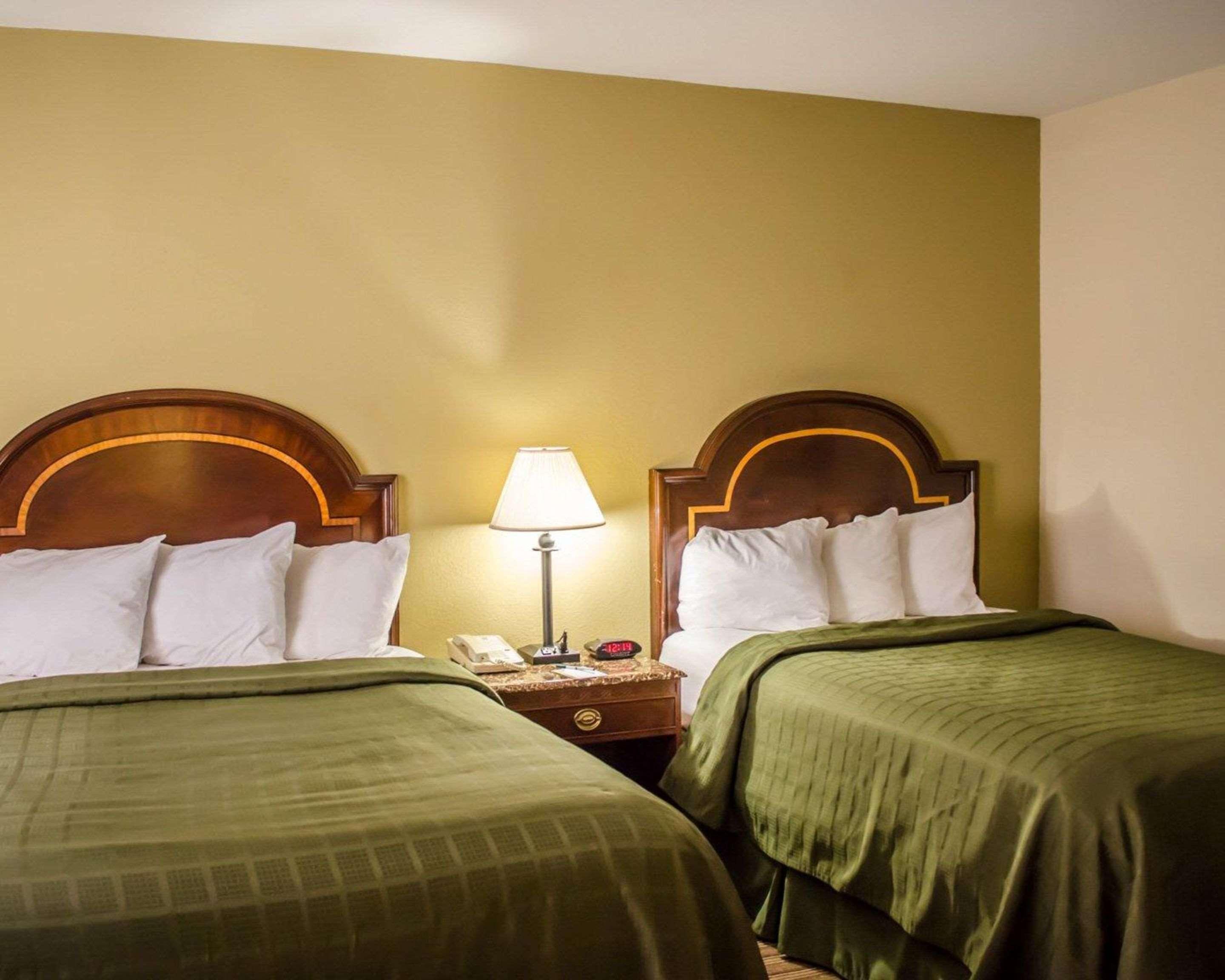 SUITE, 2 DOUBLE BEDS