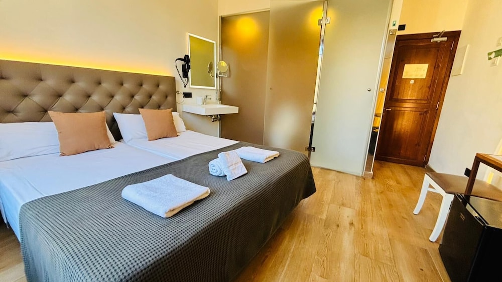 Hotel Central Maria 34/63