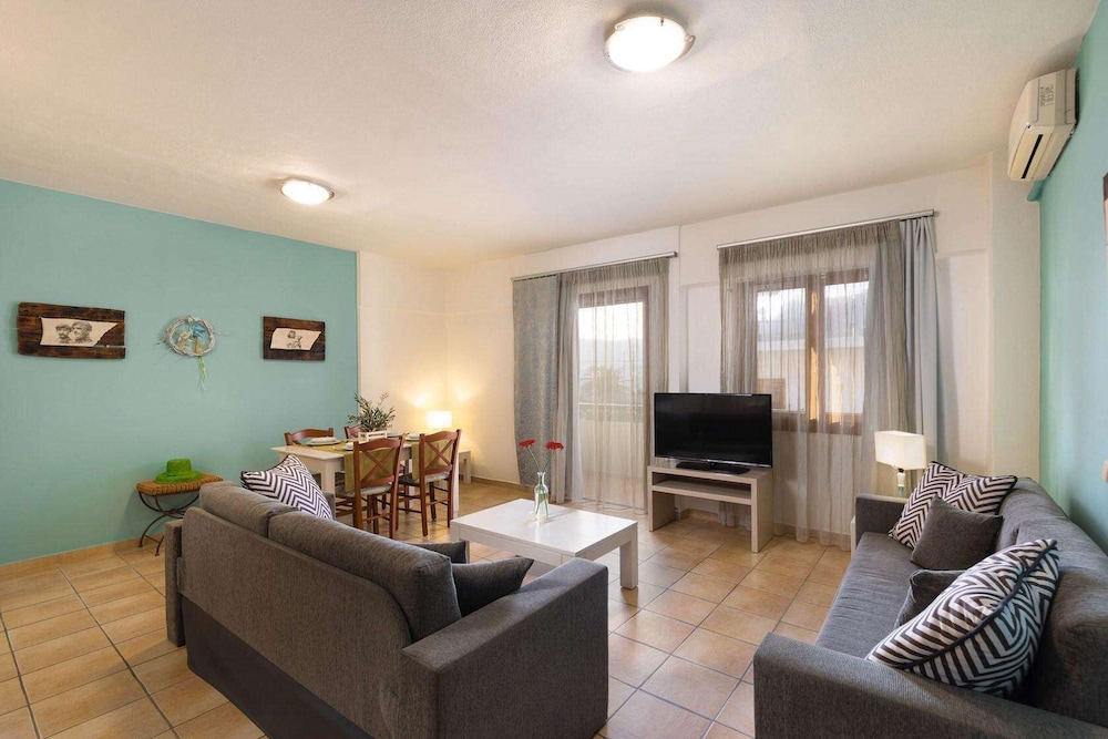 Alianthos Estate Resort 58/79