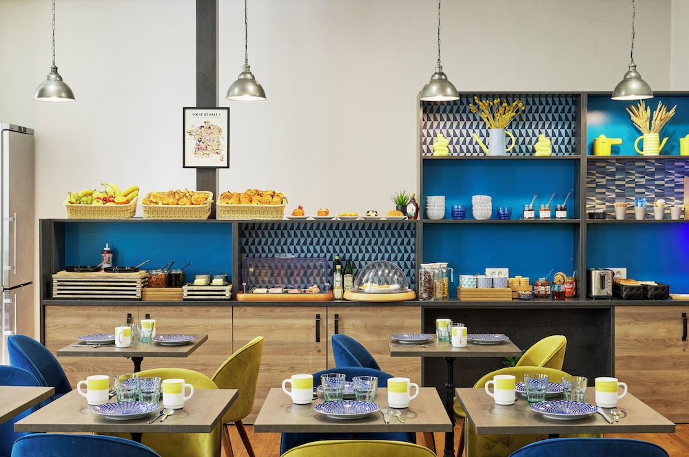restaurant cafeteria