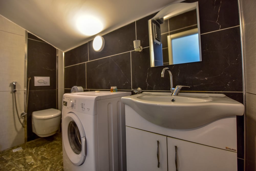 Hirande Hotel 47/50