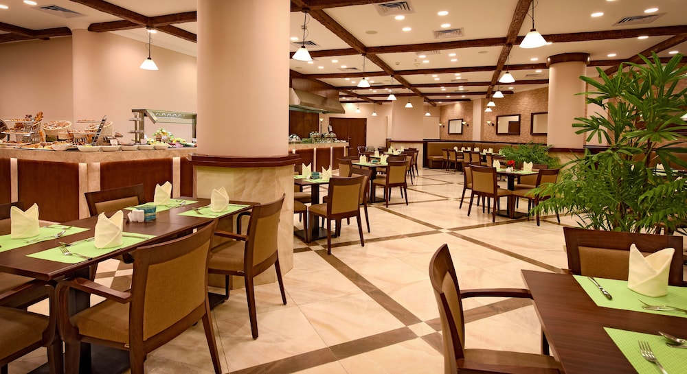 The Grand Plaza Hotel Smouha 50/68