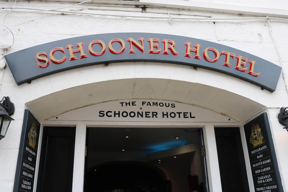 Schooner Hotel 1/37