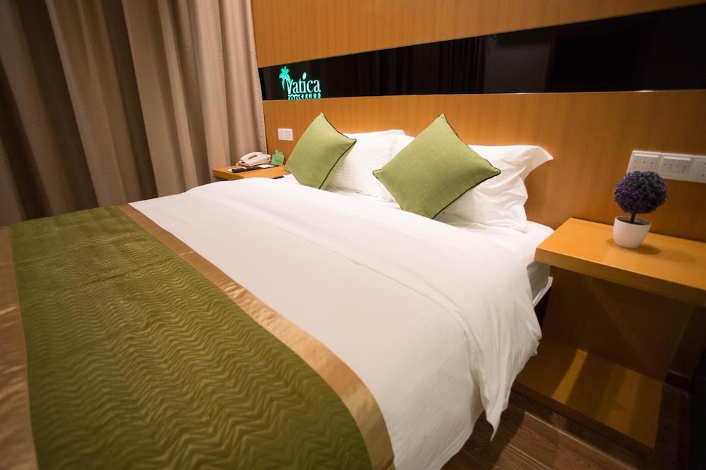 Vatica ShangHai International Tourism Resort Luoshan Road Subway Station Hotel 24/42