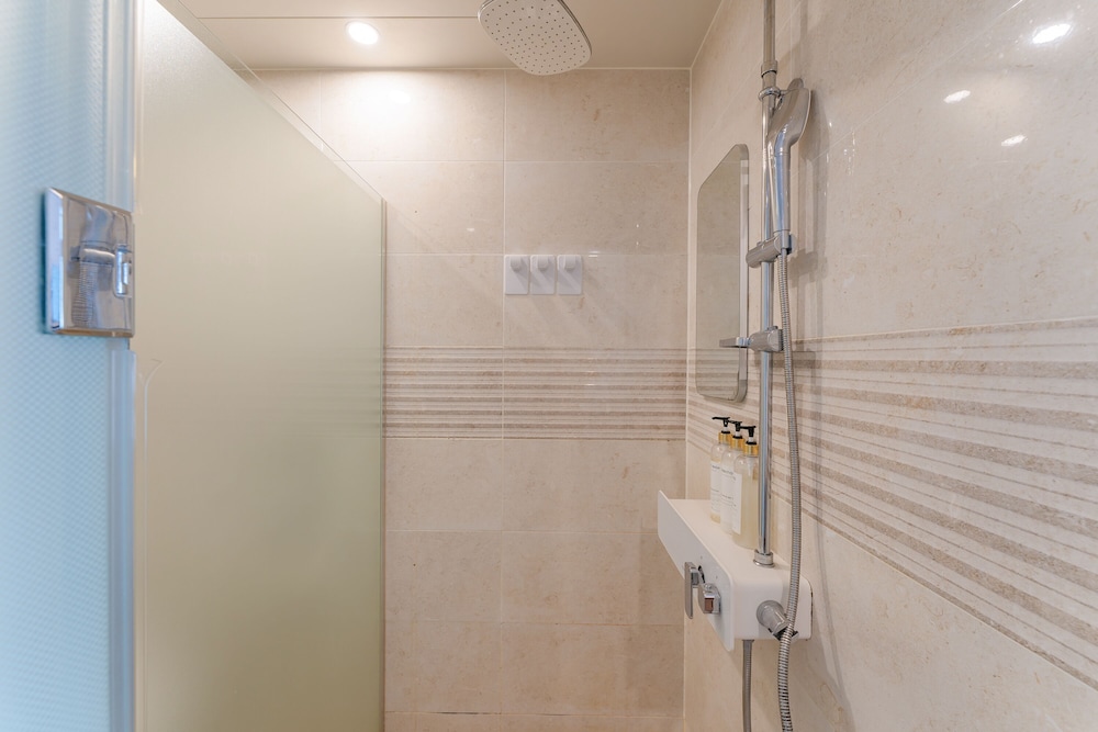 غرفة قياسية بسريرين منفصلين، Central Park Hotel Busan 5/5