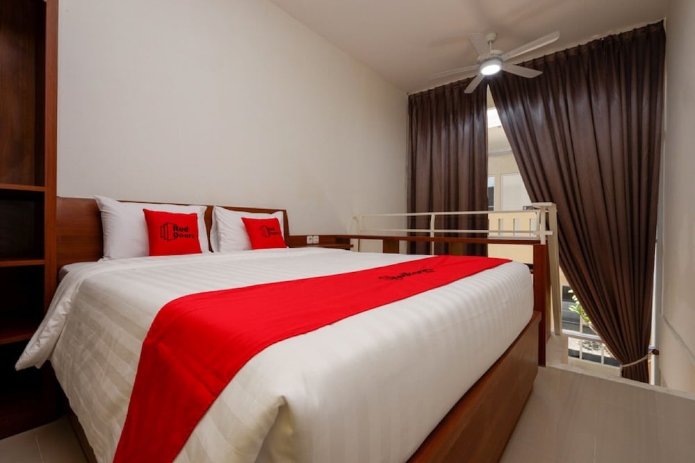 Reddoorz Plus Near Paragon Mall Semarang 11/33