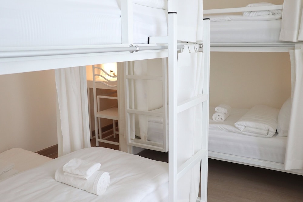 ResT Bangkok Poshtel 11/50