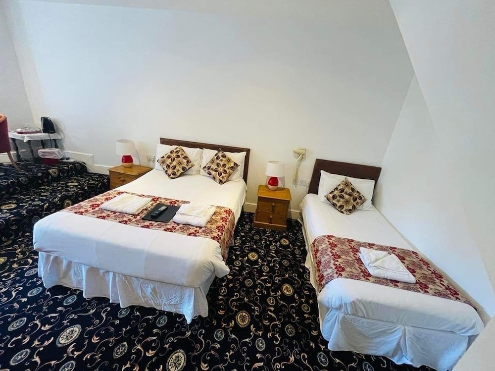 Room, Triple, Twin Beds, 1 Double and 1 Single Bed
