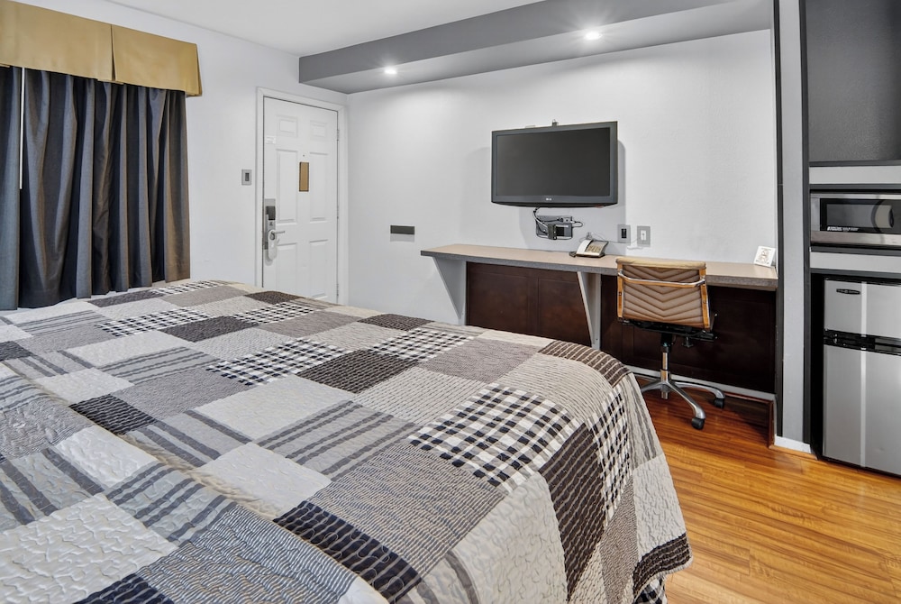 12 Oaks Hotel 37/50