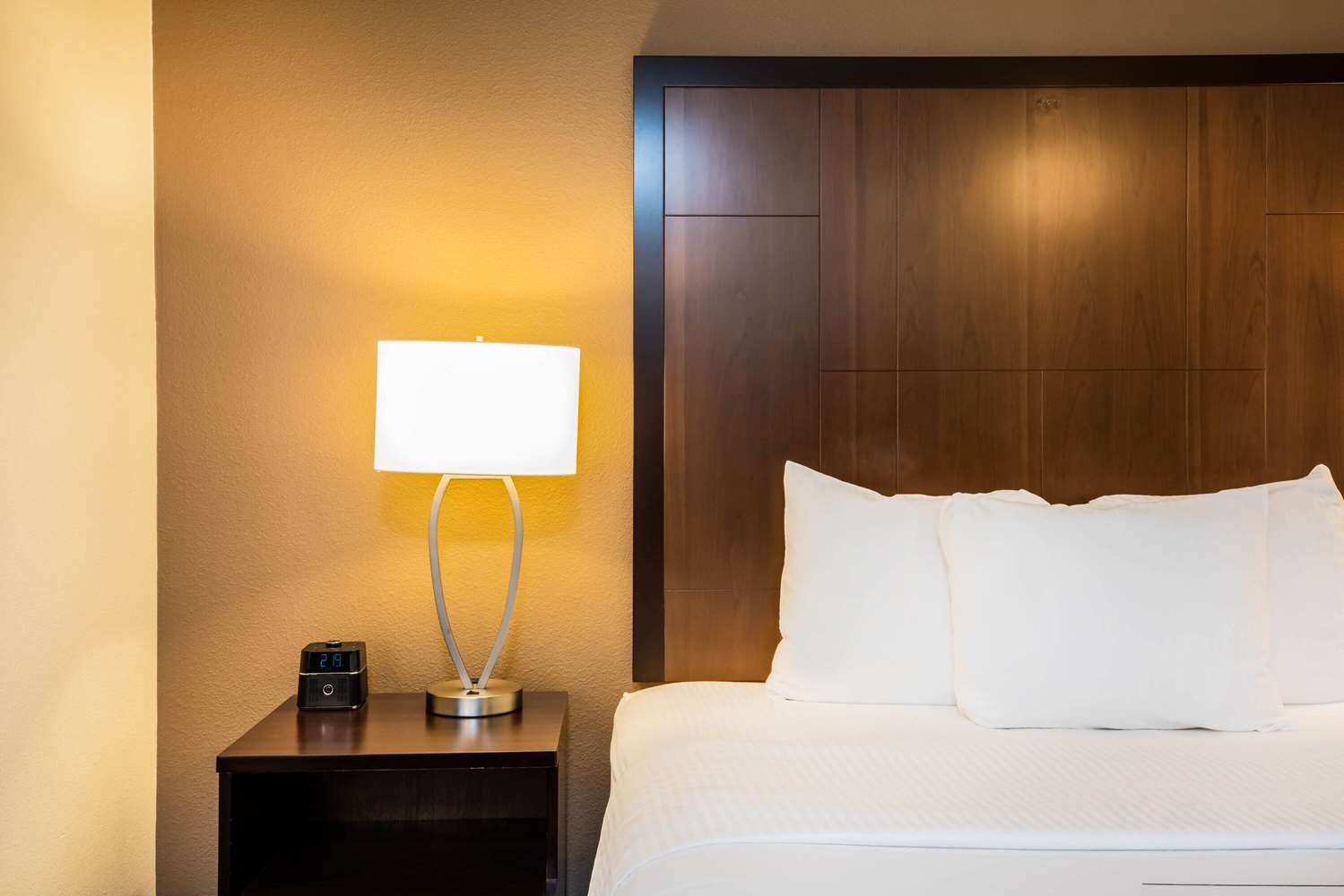 La Quinta Inn & Suites by Wyndham Portland Airport 21/43
