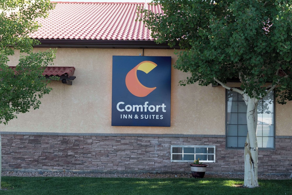 Comfort Inn Suites 1/75