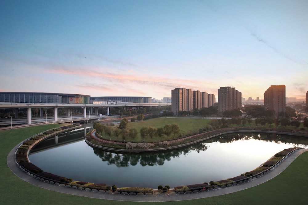 voco Suites Shanghai Hongqiao CBD 38/46