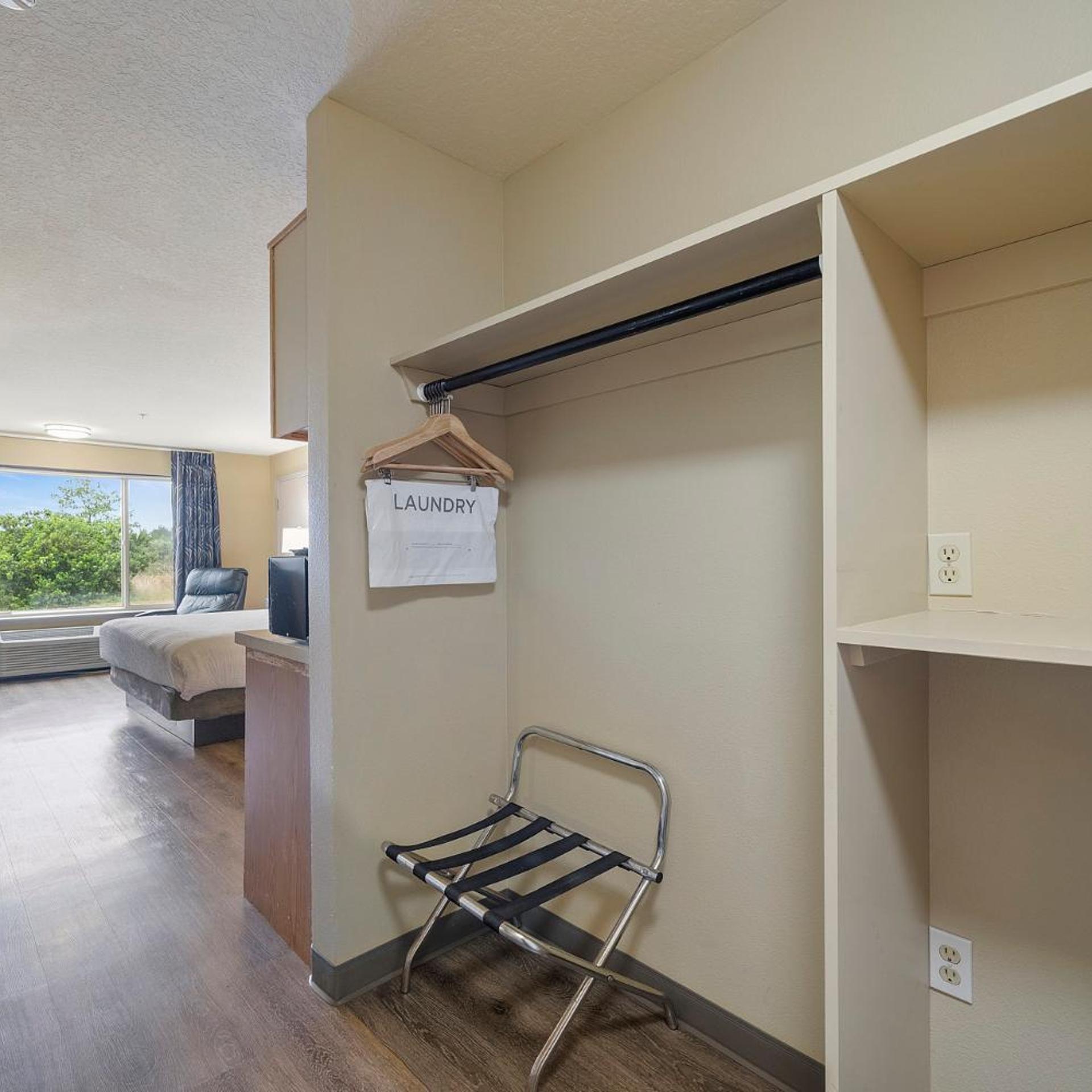 Cedars Ocean View Inn 5/35