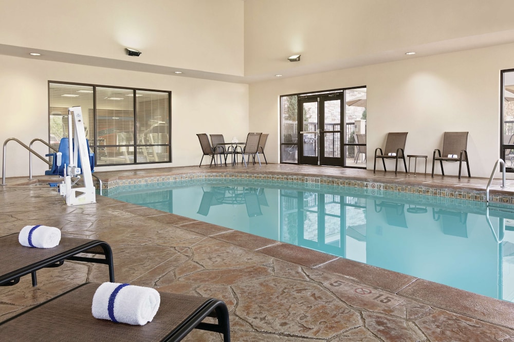 Hampton Inn and Suites Enid 25/50