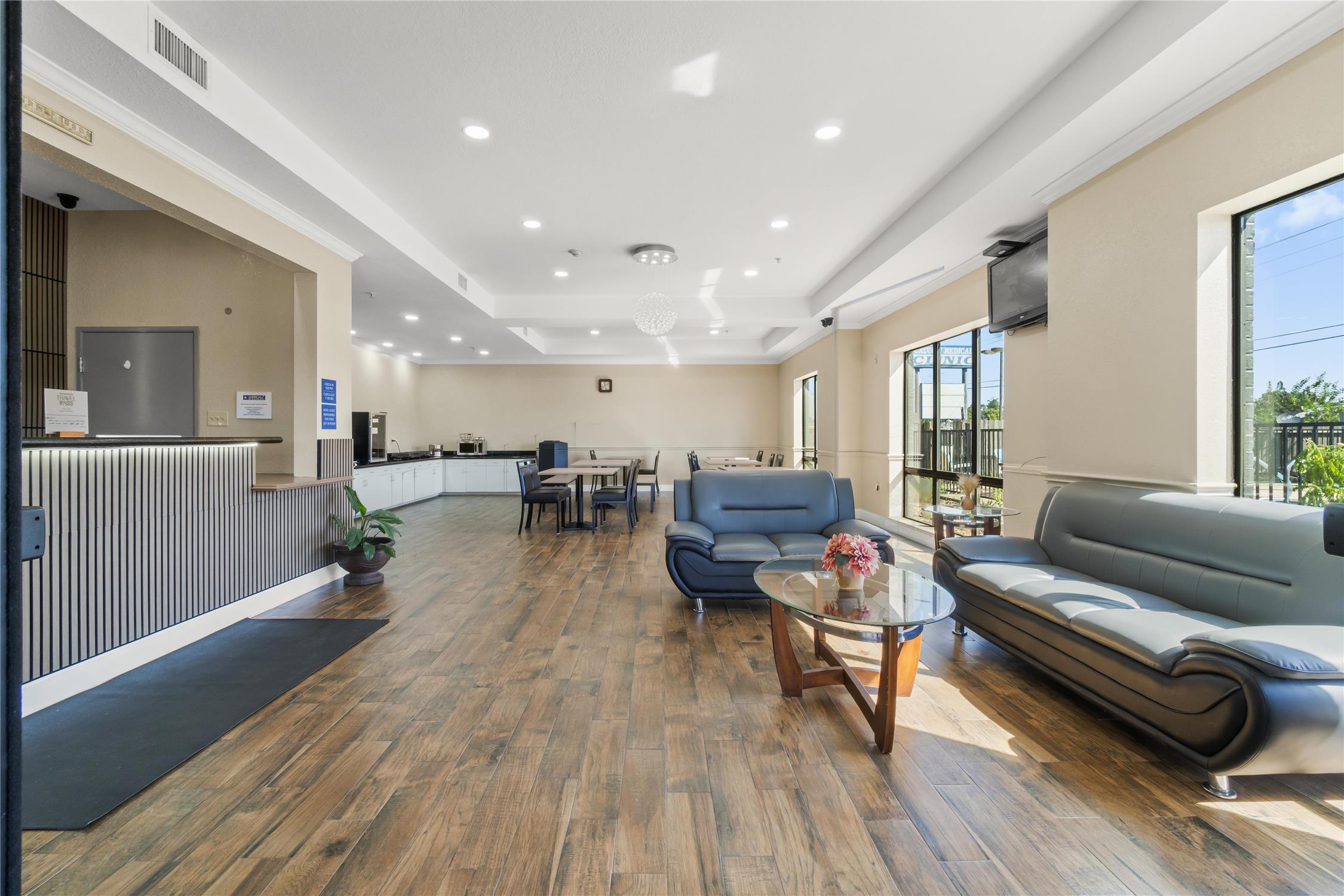 Americas Best Value Inn & Suites Livingston 18/38