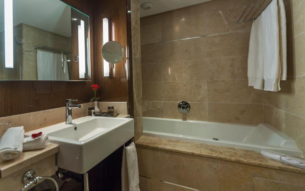 Radisson Blu Hotel & Convention Center, Tunis 28/30