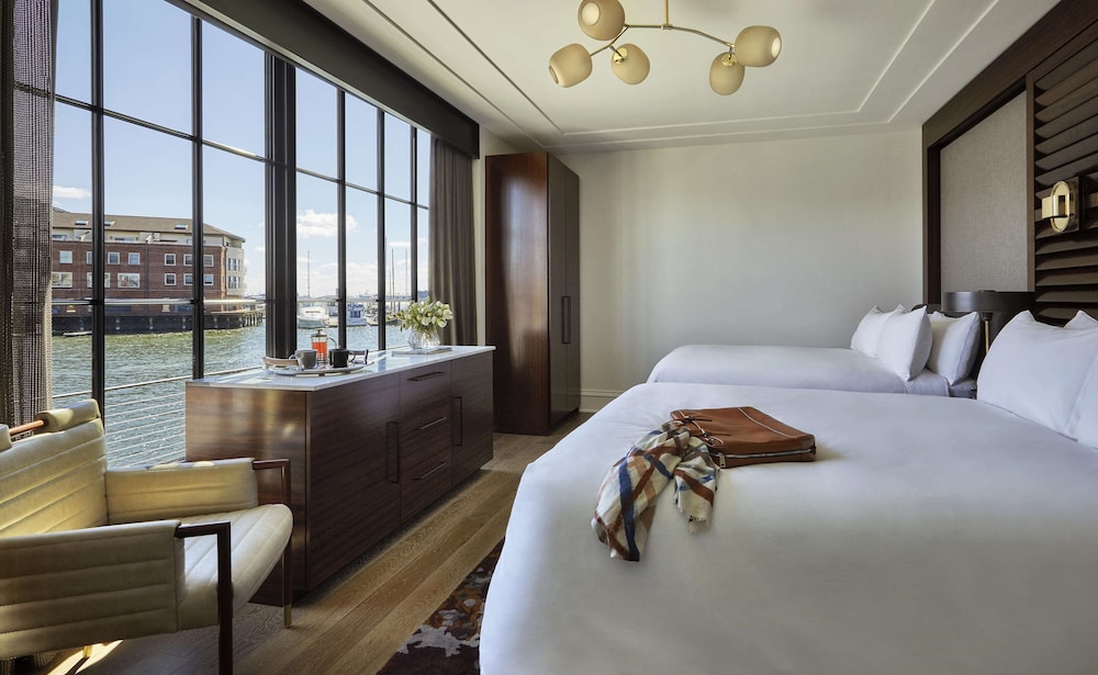 HARBOUR, 2 QUEEN BEDS
