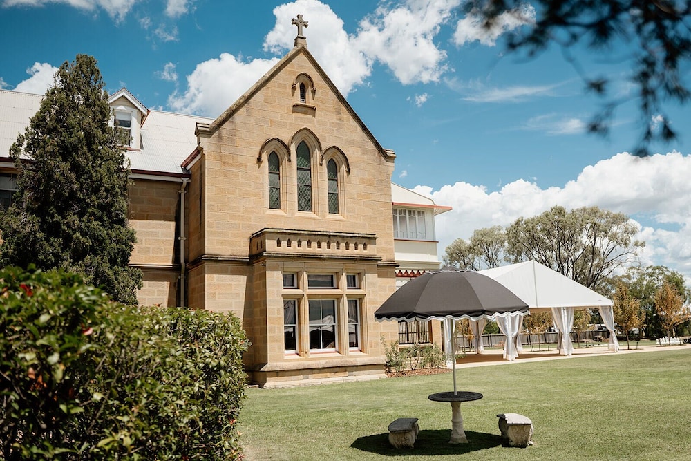 ABBEY OF THE ROSES 46/50
