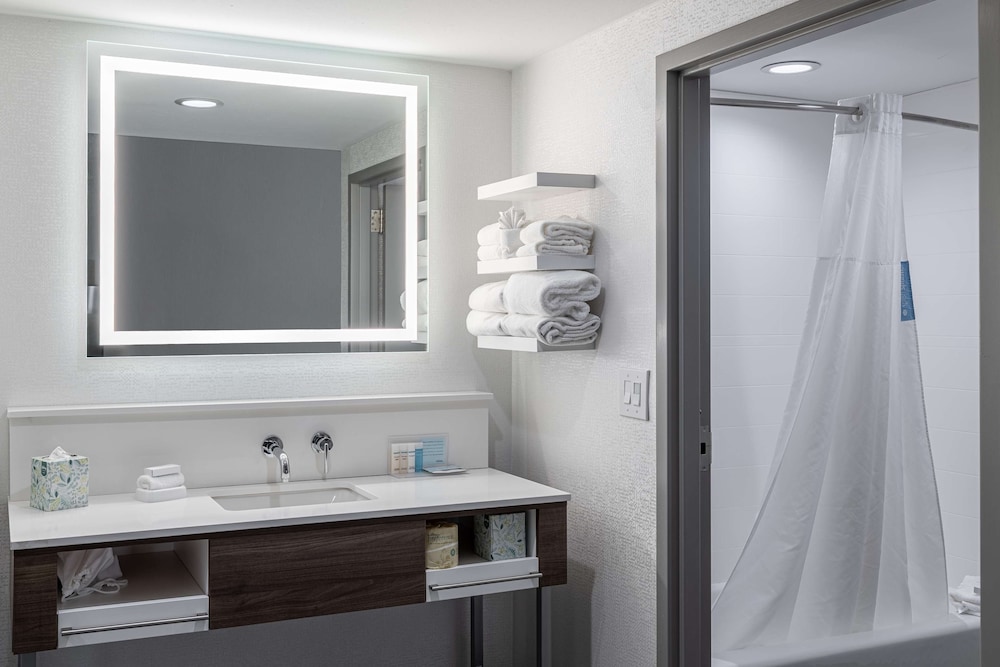 Hampton Inn Knoxville West At Cedar Bluff 18/50