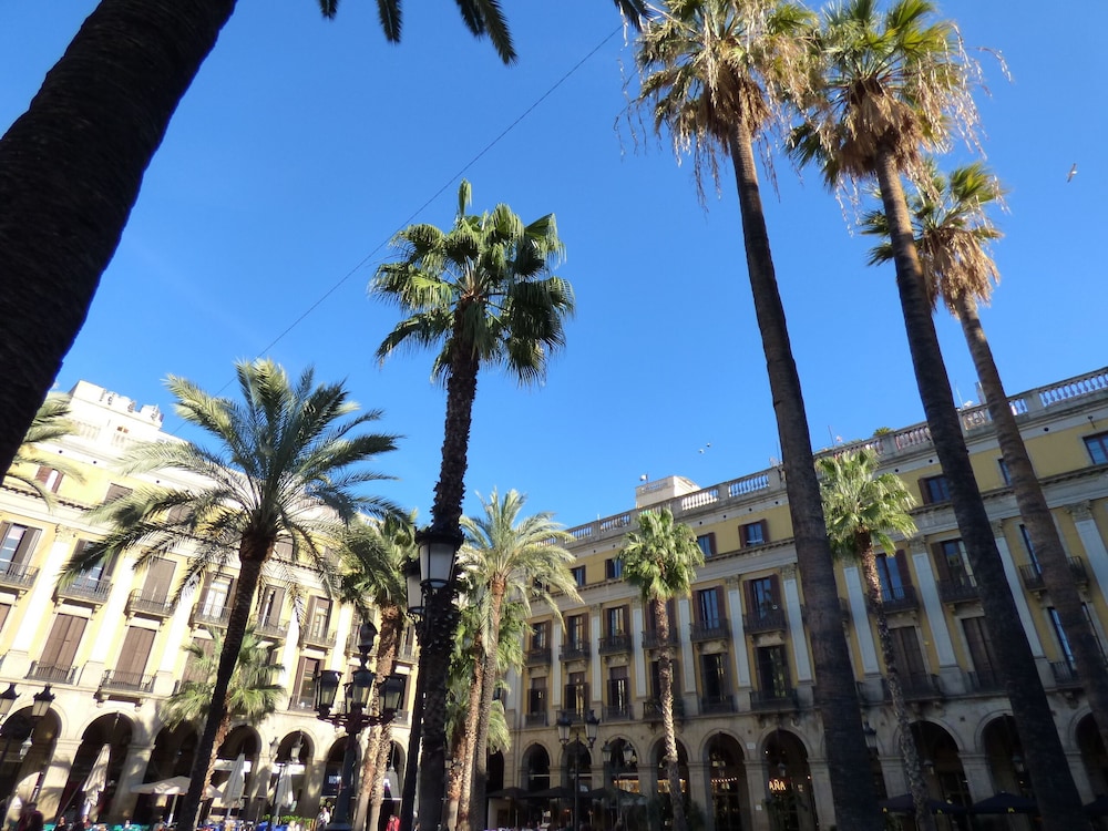 Hotel Moderno BCN 9/70