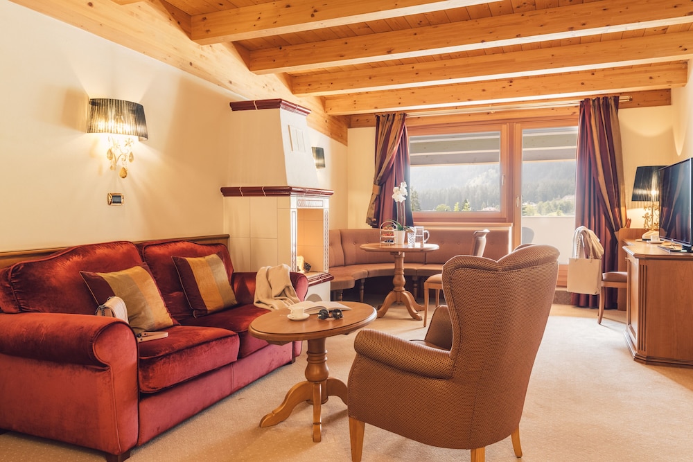 Alpenpalace Luxury Hideaway & Spa Retreat 25/50