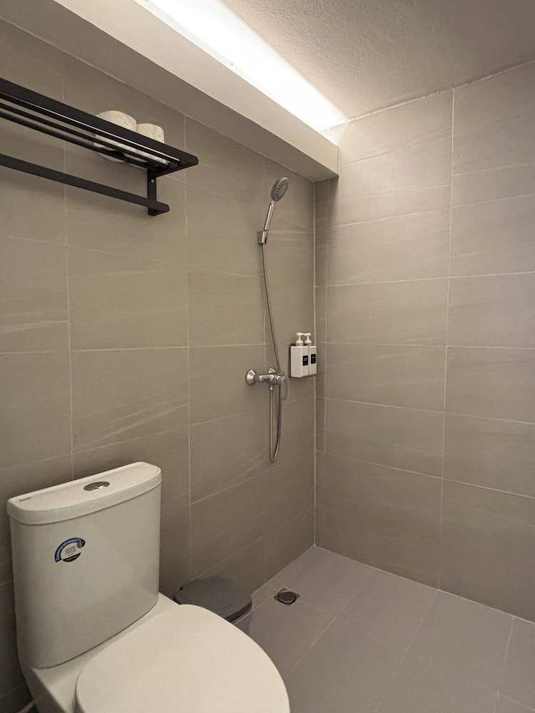 MONOMER HOSTEL BANGKOK 50/50