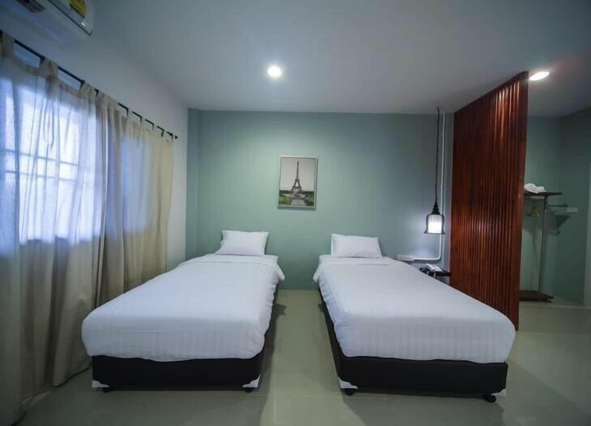 SUPERIOR, DOUBLE OR TWIN BED