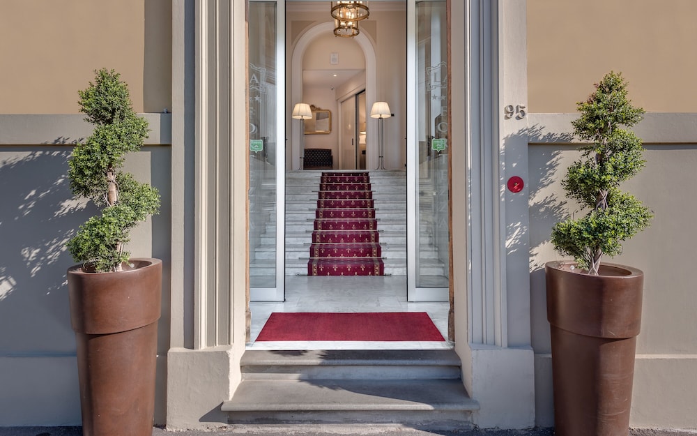 Lobby at LA FORTEZZA, FLORENCE