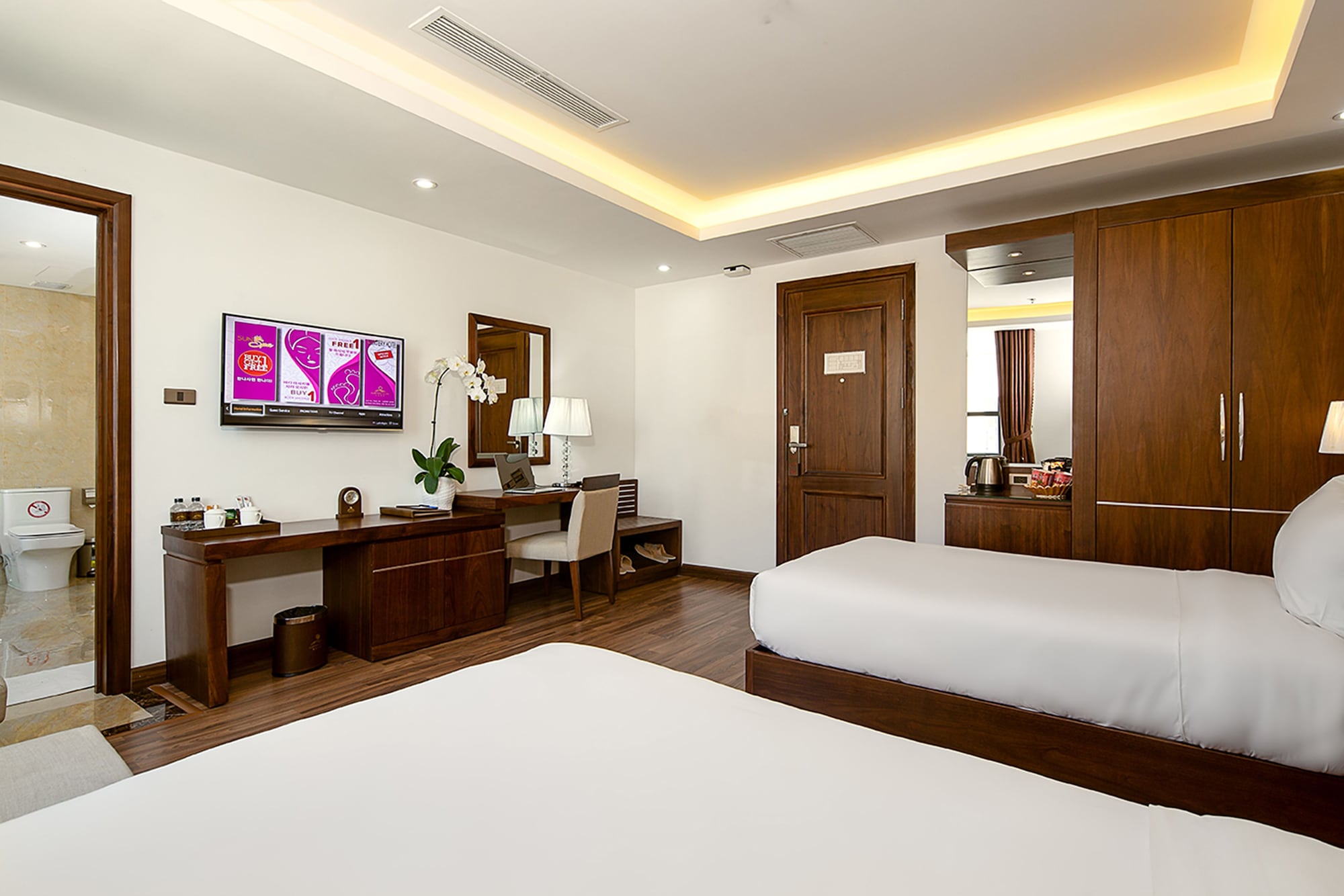 DELUXE, TWIN BEDS