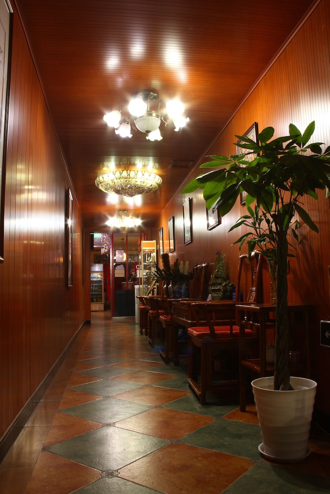 The Classic Courtyard 28/31