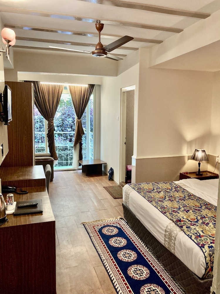 Maya Inn 30/70