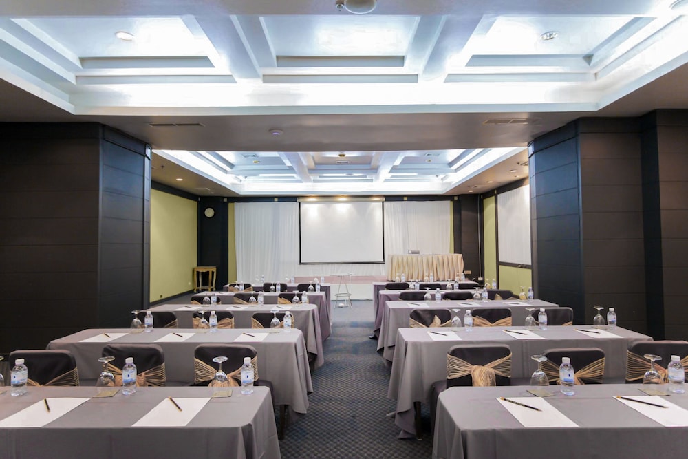 Royal Phuket City Hotel 79/90