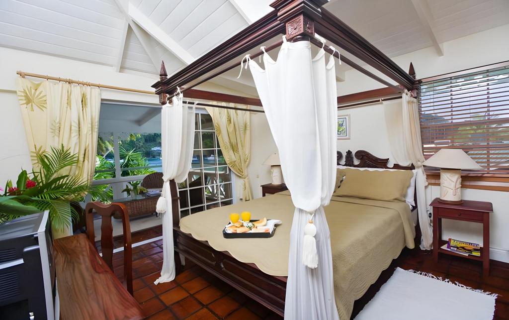 Studio, Queen Bed