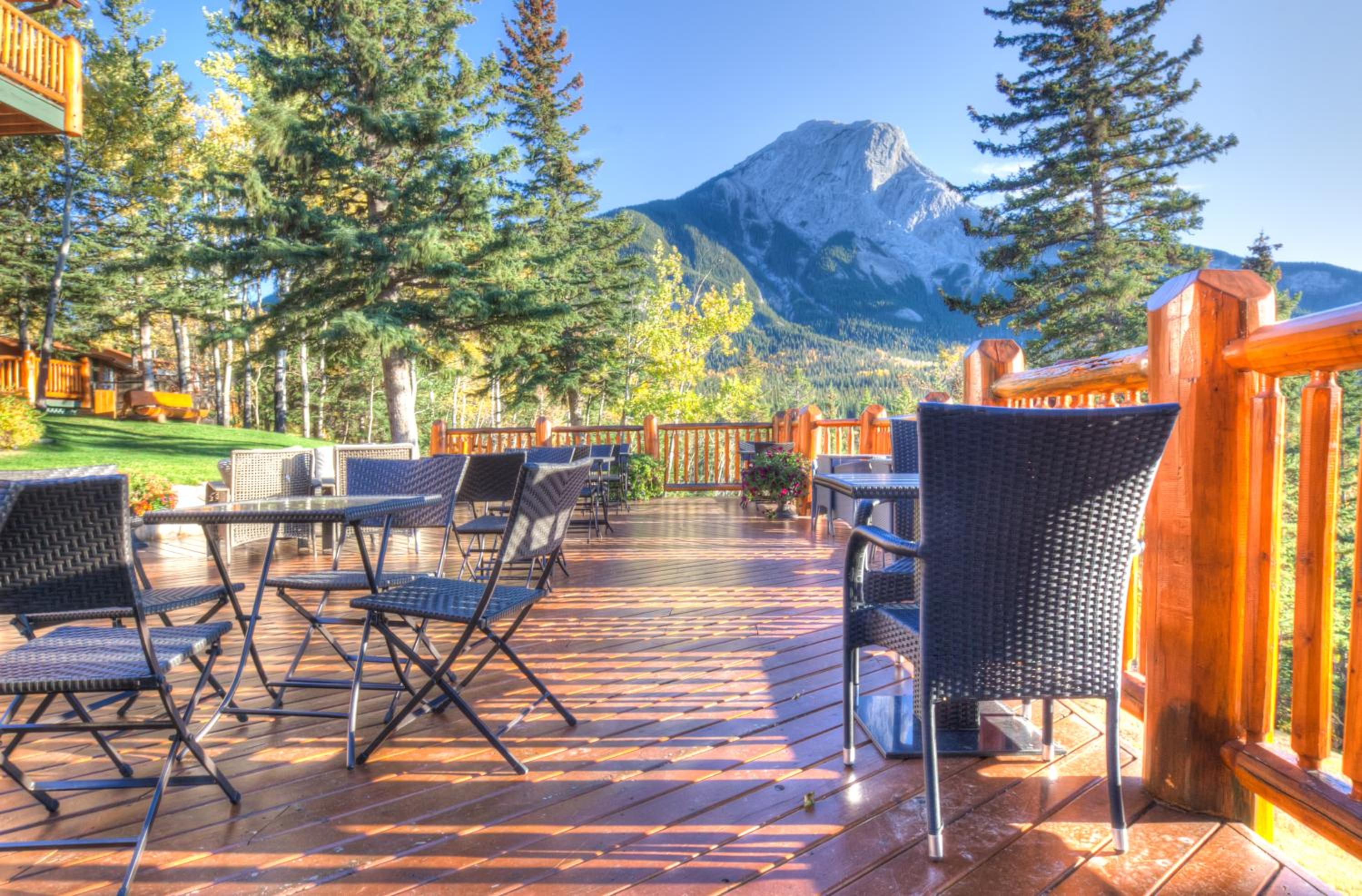 Overlander Mountain Lodge 19/22
